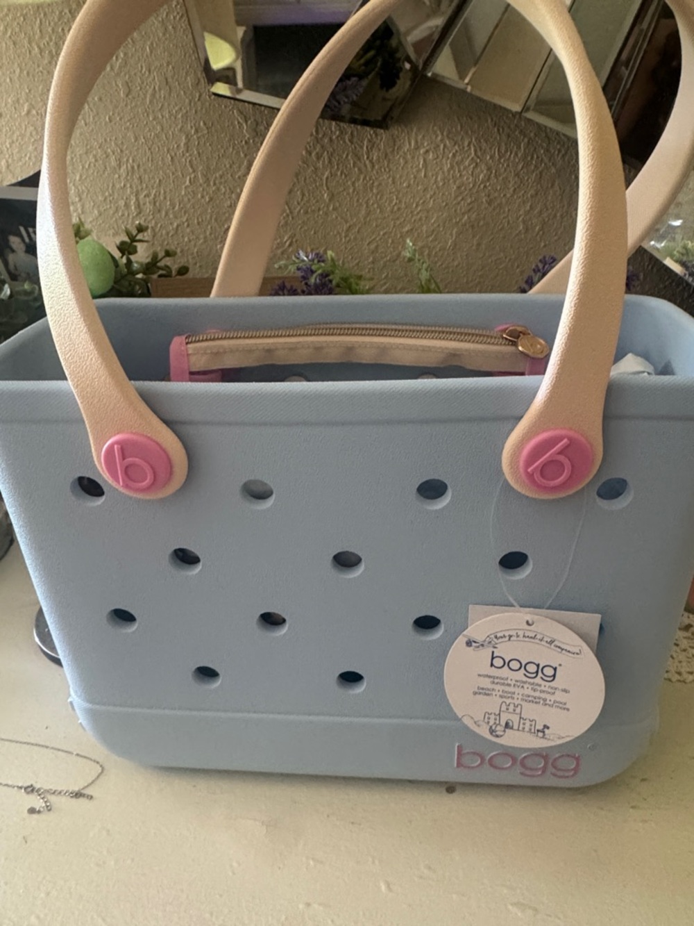 Hogg Tote with Pink Accents - Picture 4 of 5